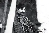 عکس| سفر به ایران قدیم؛ تصویری از «ناصرالدین شاه» روی پلکان عمارت «خوابگاه»