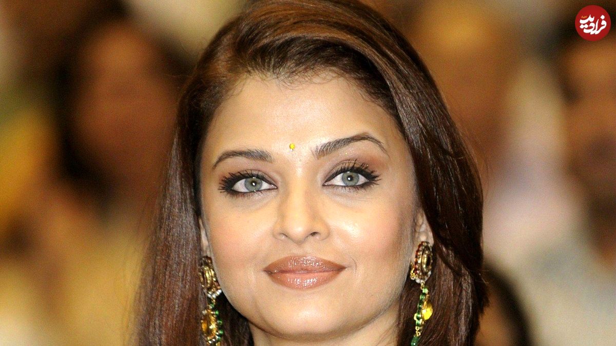 عکس| سفر در زمان؛ «آیشواریا رای» در یک کنفرانس مطبوعاتی در بمبئی؛ سال 1381