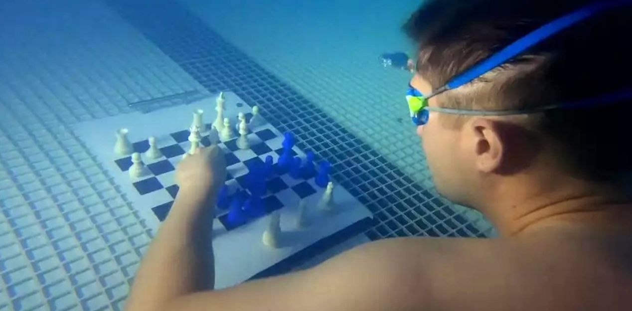 (ویدئو) شطرنج بازی زیر آب!