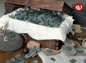 عکس؛ کشف کوه جواهرات ۳۸۰۰ ساله یک خانواده