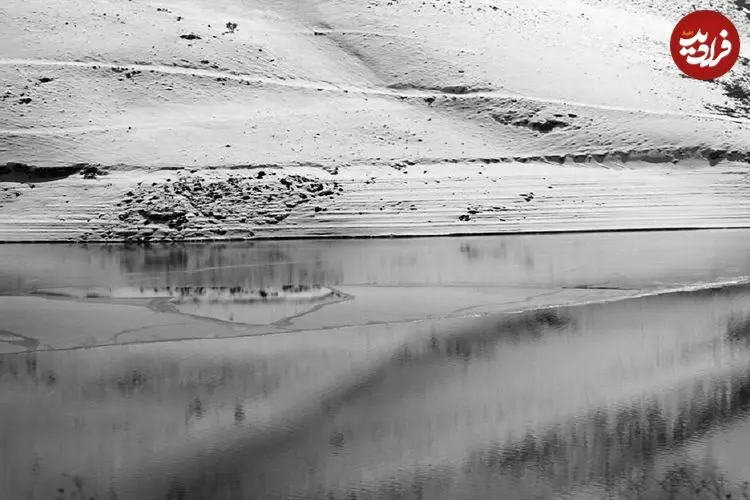 آب یک سد کشور یخ بست