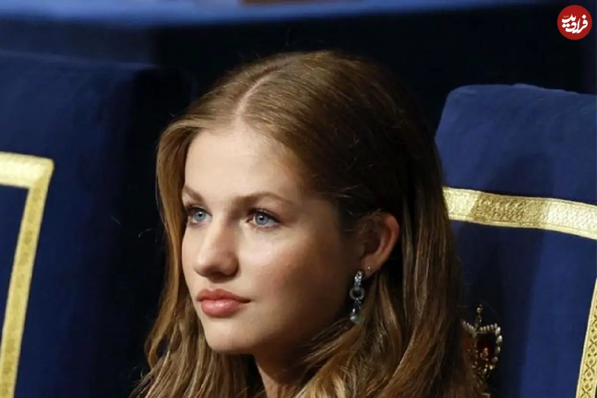 عکس| سفر در زمان؛ «لئونور، دختر پادشاه اسپانیا» در آغوش مادرش در یک قایق تفریحی؛ سال 1385