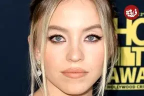 عکس| سفر در زمان؛ «سیدنی سوئینی» در 23 سالگی و در حال سخنرانی در نیویورک؛ سال 1398