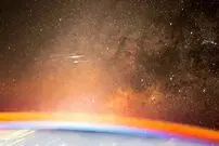(عکس) تصویری جالب از زمین و کهکشان راه شیری از دید فضانورد ناسا 