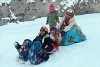 تصاویر| برف بازی دختران و زنان اهر با لباس سنتی