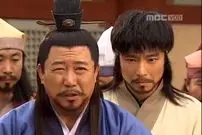 عکس| سفر به تاریخ؛ «هاندانگ، مشاور توچی» در کنار «اویی و یونگ‌پو» در پشت‌صحنه سریال «جومونگ»