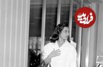 عکس؛ سفر در تاریخ؛ ژست قجری «فوزیه و اشرف» در محوطه سعدآباد؛ دهه 20