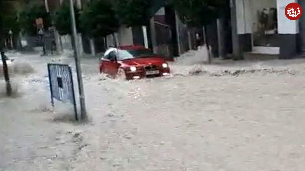 (ویدیو) تلاش برای رانندگی در سیلاب اسپانیا