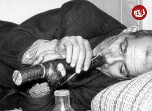 عکس؛ سفر در زمان؛ افراد زیر ۶۰ سال کارت تریاک نمی‌گیرند!