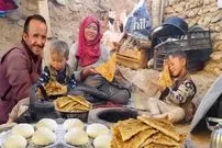 ببینید| غذای روستایی در افغانستان؛ پخت بولانی سنتی در غاری دورافتاده