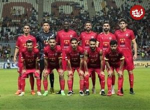 عکس؛ ماجرای حضور خاله شادونه در ورزشگاه فولاد!