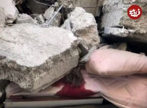 دوست نزدیک «پرنیا عباسی» که همراه با سه عضو خانواده‌اش در حمله اسرائیل به مناطق مسکونی شهید شد: تصویر مو‌های روی تشک صورتی، متعلق به «پرنیا» است
