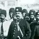 عکس| سفر به ایران قدیم؛ ناصرالدین شاه و درباریانش در یک بازدید نظامی