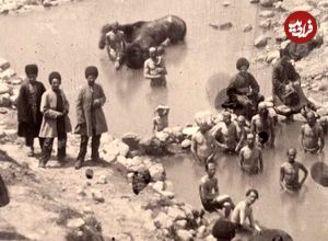 عکس؛ سفر به تاریخ؛ آبتنی در چشمۀ آبگرم سرعین در دوران ناصرالدین شاه