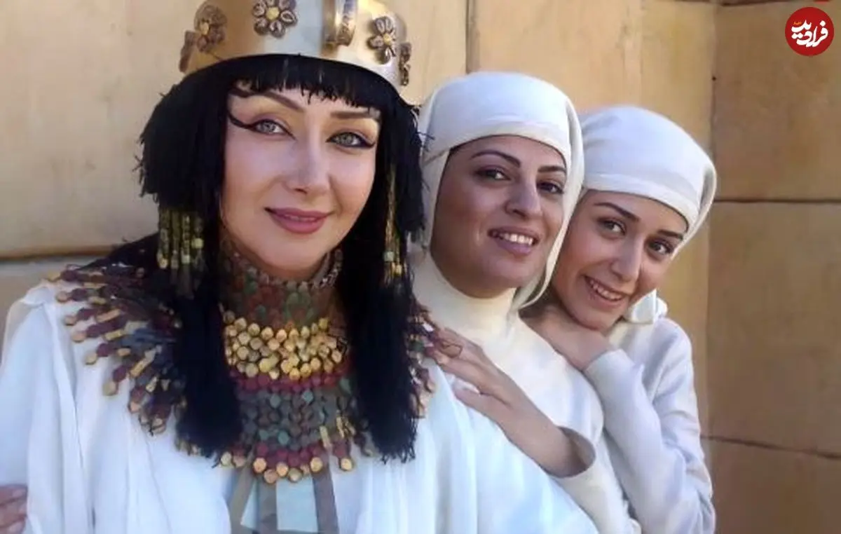 عکس| سفر زمان؛ چهرۀ «زلیخا» در 8 سالگی در کنار دوستانش در یک مهمانی؛ دهۀ 1340