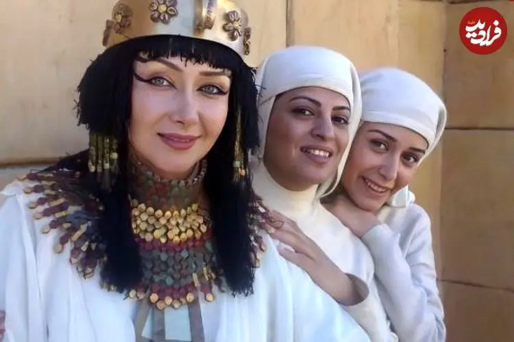 عکس| سفر زمان؛ چهرۀ «زلیخا» در 8 سالگی در کنار دوستانش در یک مهمانی؛ دهۀ 1340