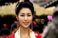 عکس| سفر زمان؛ چهرۀ «بانو جیلی، زن موهیول» در 18 سالگی در اولین سریالش