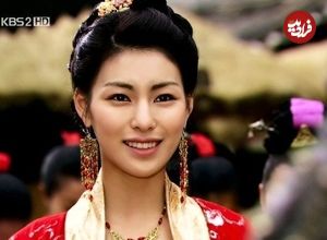 عکس| سفر زمان؛ چهرۀ «بانو جیلی، زن موهیول» در 18 سالگی در اولین سریالش