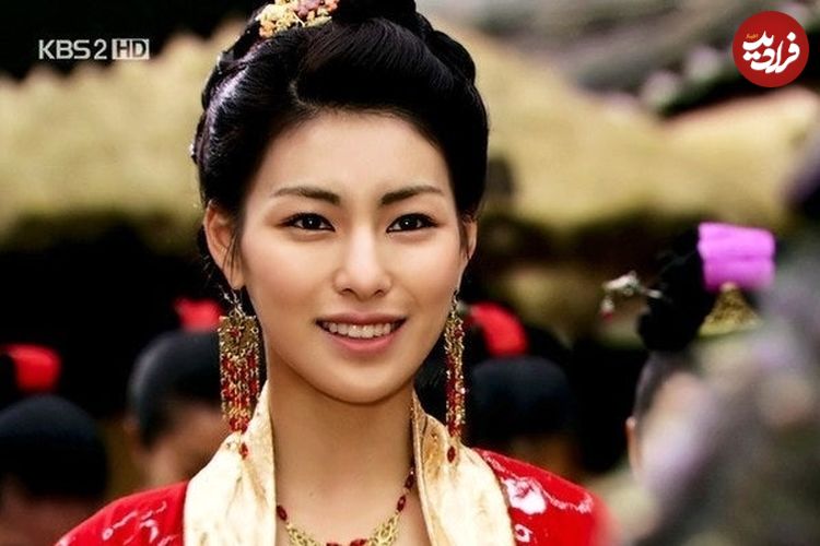 عکس| سفر زمان؛ چهرۀ «بانو جیلی، زن موهیول» در 18 سالگی در اولین سریالش