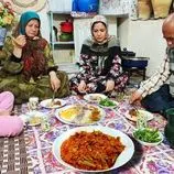 ببینید| غذای روستایی در ایران؛ پخت خورشت بامیه سنتی در روستا