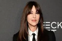 عکس| سفر در زمان؛ «مونیکا بلوچی» در هتل موندریان در غرب هالیوود؛ سال 1381