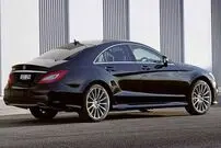 ببینید؛ لحظه تصادف عجیب مرسدس بنز CLS در یک بزرگراه در تهران!