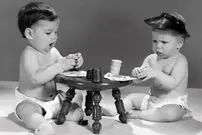 ببینید| ۸۰ سال پیش؛ دستگاه  تمرینی محبوب نوزادان