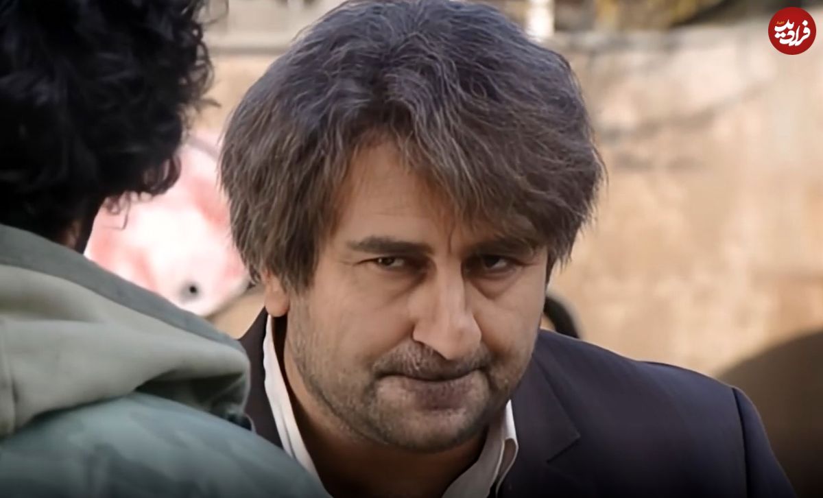 عکس| سفر در زمان؛ «شکیب» سریال آوای باران در حال قدم زدن در تهران؛ سال 99