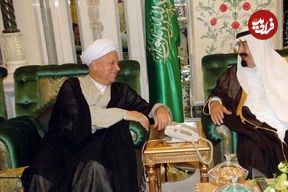 عکس؛ سفر به تاریخ؛ «هاشمی رفسنجانی» در حال طواف خانۀ خدا