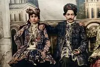 تصاویر| سفر به عصر قاجار؛ از «رقاص عروسی» تا «زن‌های تهرانی در تکیه‌دولت»