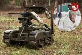 ببینید| سربازان روسیه با کنار گذاشتن سلاح‌های خود تسلیم ربات زمینی اوکراینی شدند 