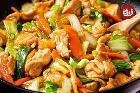 ببینید| طرز تهیه یک غذای ساده با 2 سینه مرغ