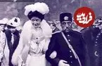 عکس| سفر زمان؛ عکس یادگاری مظفرالدین شاه و همراهانش بالای پلکان