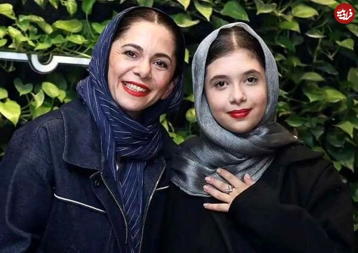 عکس؛ نفس بازغی در کنار مادرش در یک جشنواره