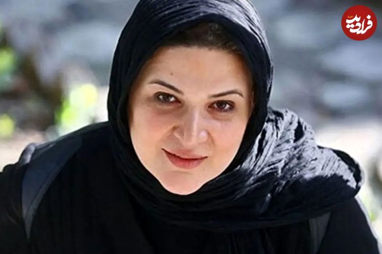ببینید؛ واکنش احساسی ریما رامین‌فر به دیدن سنگ قبر مادر مرحومش
