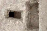 کشف مقبره‌ زیر یک اردوگاه نظامی در مصر