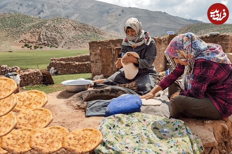 ببینید؛ غذای روستایی در ایران؛ پخت نان محلی در تنور سنتی گِلی
