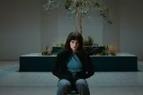 بررسی فیلم Double Blind؛ وحشتی علمی‌تخیلی که نمی‌گذارد «بخوابید»!