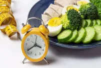 خطرات پنهان رژیم غذایی فستینگ متناوب؛ ۸ ساعت گرسنگی، ۱۶ ساعت خطر؟