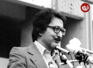 عکس؛ سفر در زمان؛ «بنی صدر در حال پینگ پنگ بازی کردن در فرانسه»؛ سال 60
