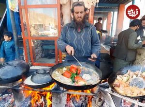 (ویدئو) غذای خیابانی در پاکستان؛ پخت یک غذای سنتی با گوشت گاو در کابل 