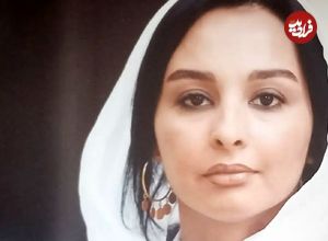 عکس؛ سفر در زمان؛ «ماهایا پطروسیان» در 14 سالگی در کنار پدر و مادرش؛ سال 62