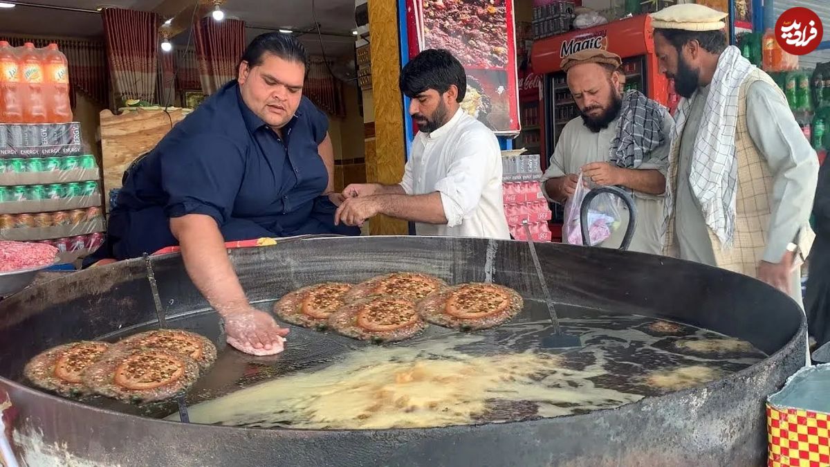 (ویدئو) غذای خیابانی مشهور در افغانستان؛ پخت محبوب ترین چاپلی کباب جهان