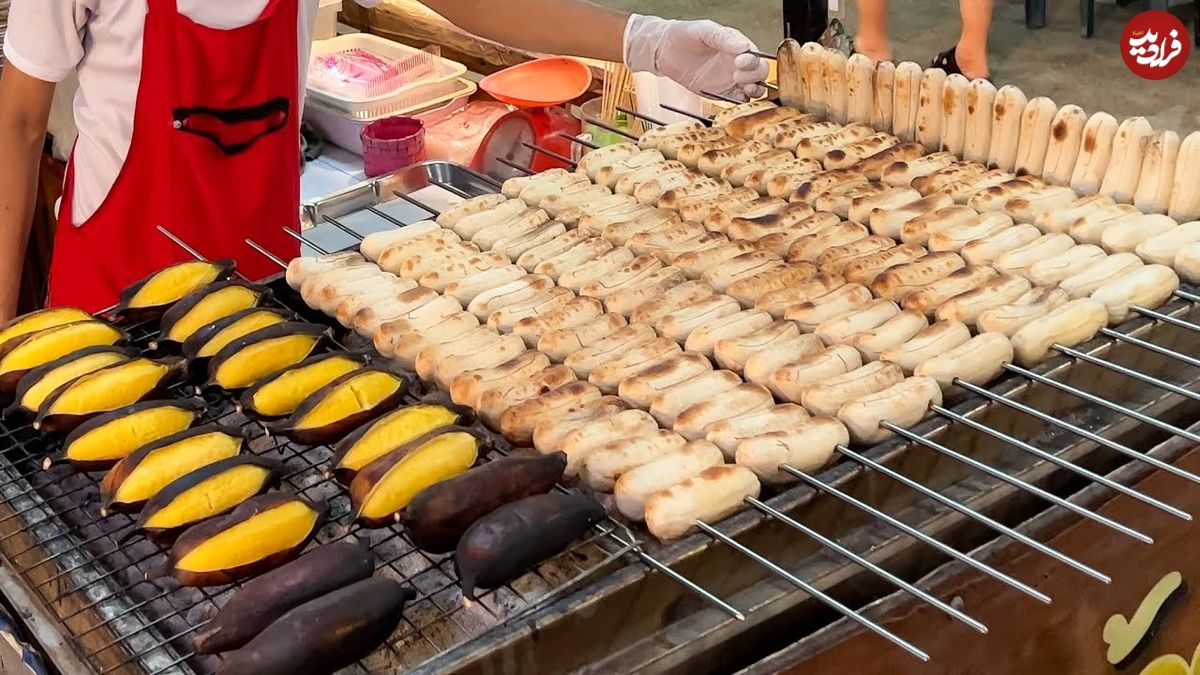 ببنیید؛ غذای خیابانی در تایلند؛ موز کبابی روی زغال در بانکوک