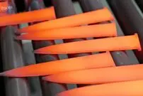 (ویدئو) فرآیند دیدنی تولید چاقو حرفه ای سرآشپزها در کارخانه از نمای نزدیک