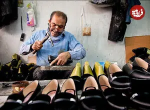 عکس| سفر زمان؛ تصویری رنگی شده از «کارگران یک تولیدی کفش در رشت»؛ دهه 1310