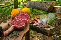 ببینید| غذای روستایی در سوئیس؛ پخت استیک با انبه و پنیر در اعماق جنگل
