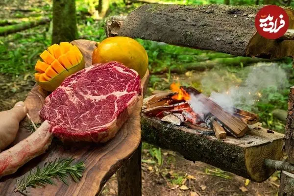 ببینید| غذای روستایی در سوئیس؛ پخت استیک با انبه و پنیر در اعماق جنگل
