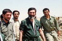 عکس؛ سفر به تاریخ؛ عکس کمتردیده‌شده از «رهبر انقلاب» در ساحل دریا