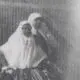 عکس| سفر زمان؛ زن‌های ناصرالدین شاه در حال قدم زدن در کنار حوض و فوّاره‌ها